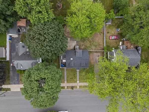 10 Jefferson St, Lawrence, MA 01843