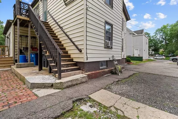 27-1/2 7th Ave, Haverhill, MA 01830