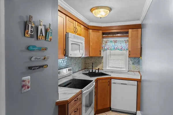 29 Wallace St, Methuen, MA 01844