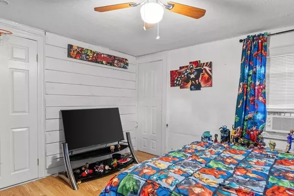 73 N Lowell, Methuen, MA 01844