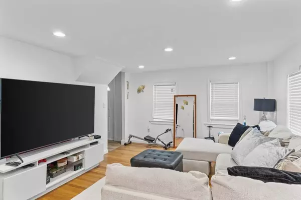 73 N Lowell, Methuen, MA 01844