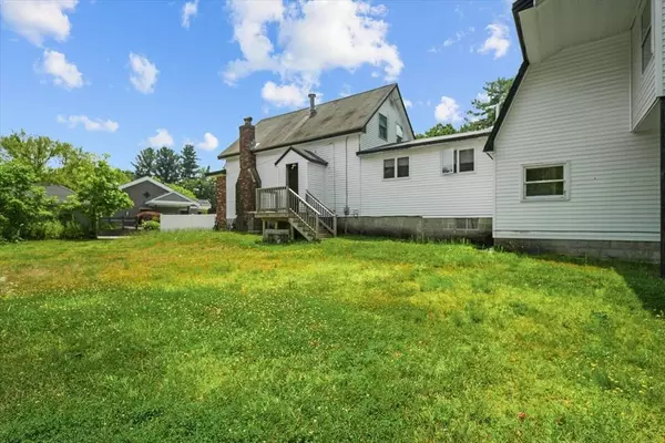 24 Preston St, Dracut, MA 01826