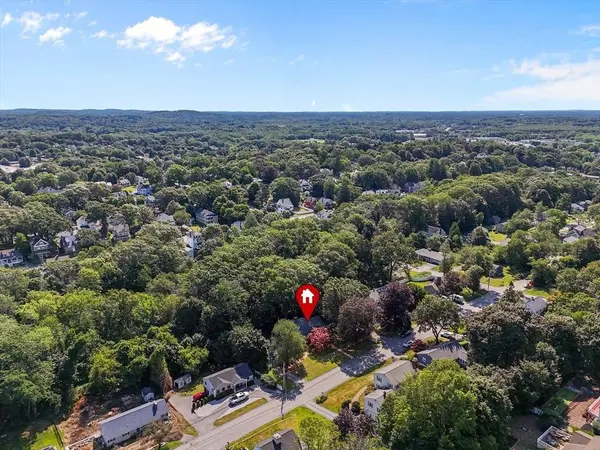 162 Starr Ave, Lowell, MA 01852