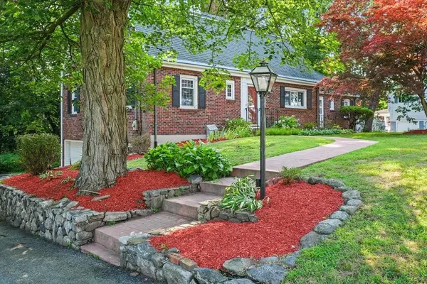 162 Starr Ave, Lowell, MA 01852