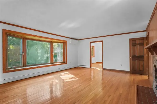 162 Starr Ave, Lowell, MA 01852