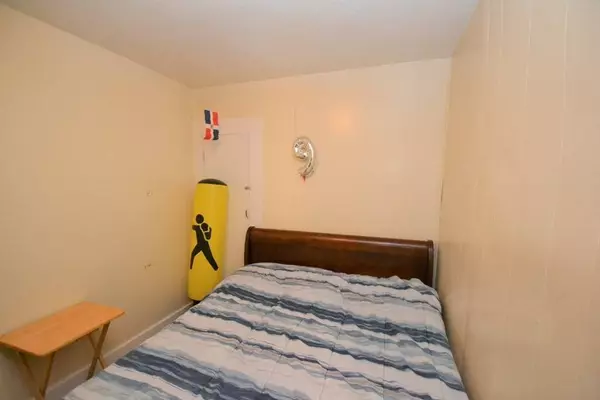 92 Temple St, Haverhill, MA 01832