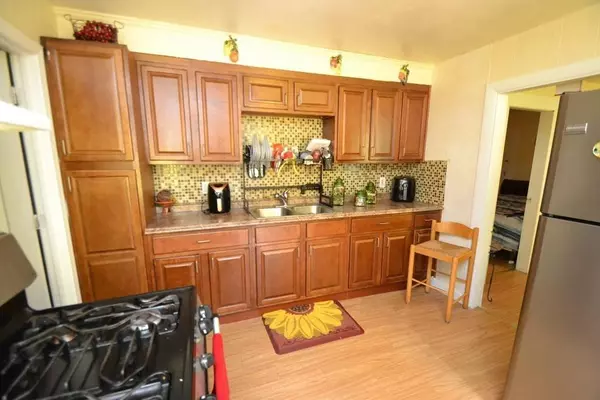 92 Temple St, Haverhill, MA 01832