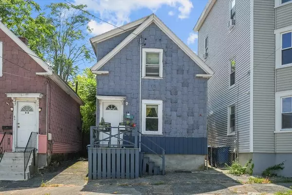 58-64 Railroad St, Lawrence, MA 01841