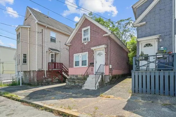 58-64 Railroad St, Lawrence, MA 01841