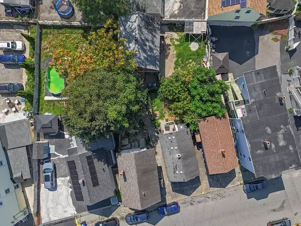 58-64 Railroad St, Lawrence, MA 01841