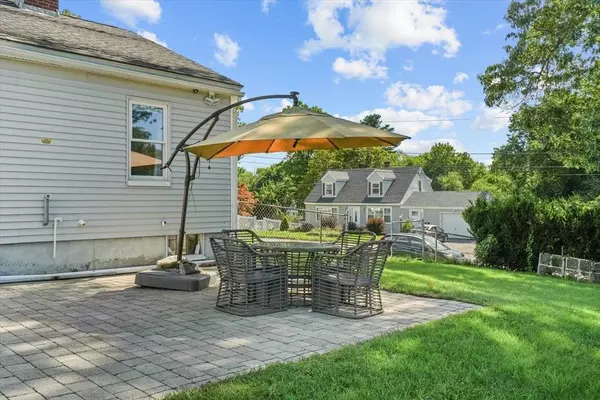 5 Woodland Cir, Methuen, MA 01844