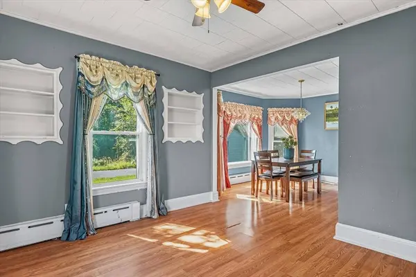 105 Lauriat St, Lowell, MA 01851