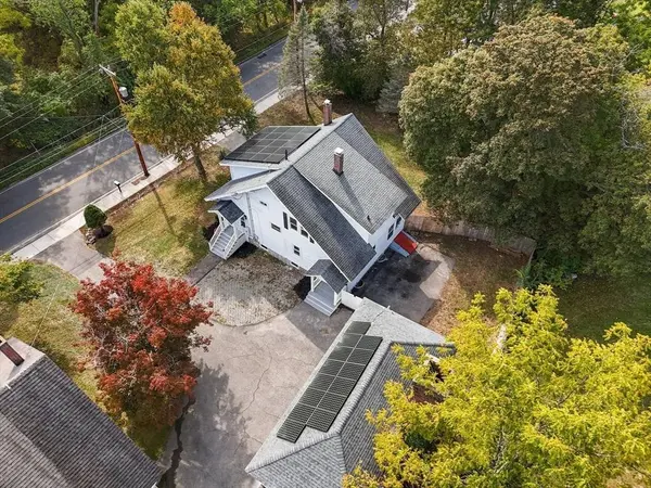 221 Pelham St, Methuen, MA 01844
