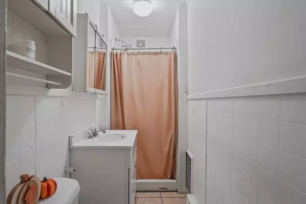 64-66 Howe St, Methuen, MA 01844