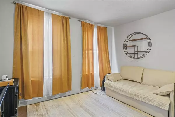 64-66 Howe St, Methuen, MA 01844