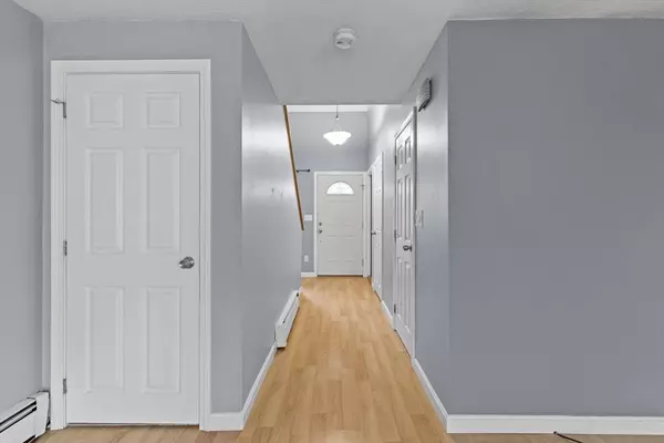 32 Decarolis Dr #32, Tewksbury, MA 01876