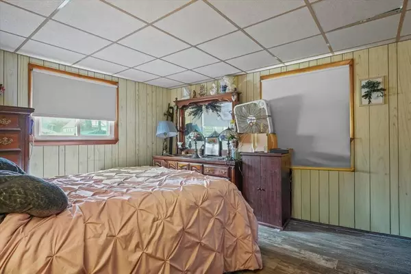 5 Pond St, Haverhill, MA 01835