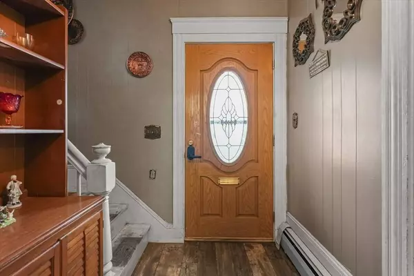 5 Pond St, Haverhill, MA 01835