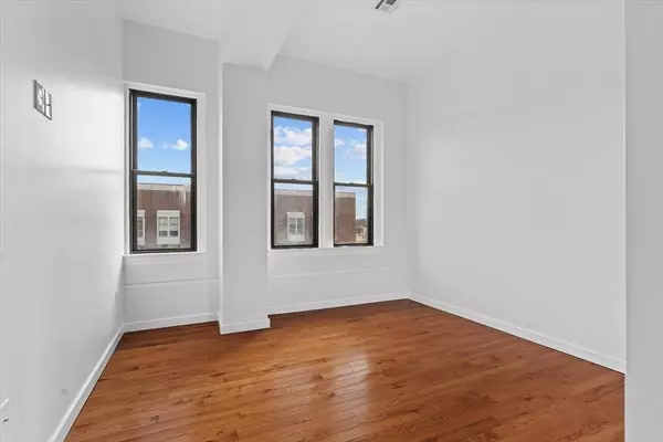 280 Essex Street #303, Lawrence, MA 01840