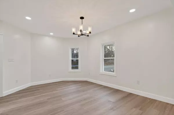 24 Railroad St, Methuen, MA 01844