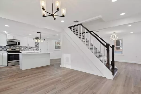 24 Railroad St, Methuen, MA 01844