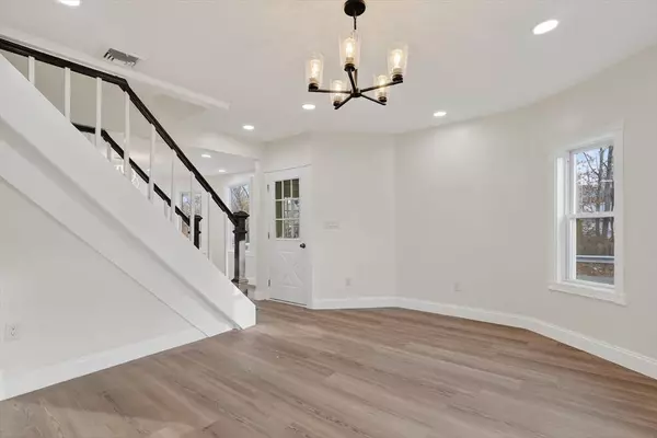 24 Railroad St, Methuen, MA 01844