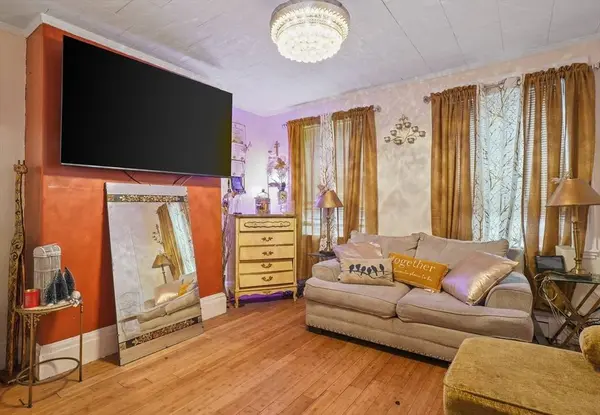 32 Orchard St, Lawrence, MA 01840