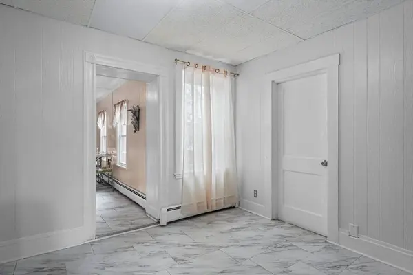 32 Orchard St, Lawrence, MA 01840