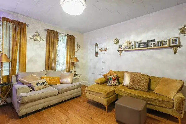 32 Orchard St, Lawrence, MA 01840