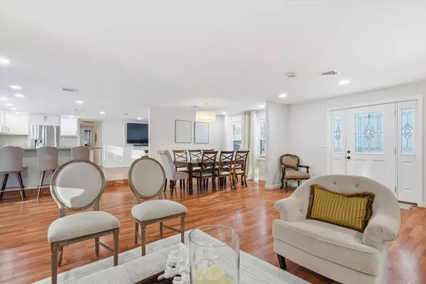 186 Mohawk Trl, Haverhill, MA 01830