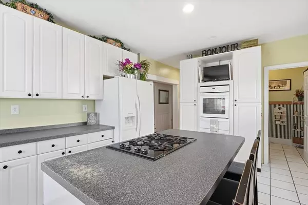 30-32 Walnut St, Maynard, MA 01754