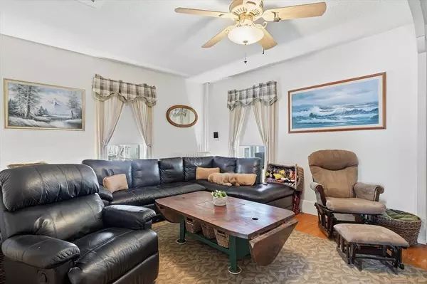 30-32 Walnut St, Maynard, MA 01754