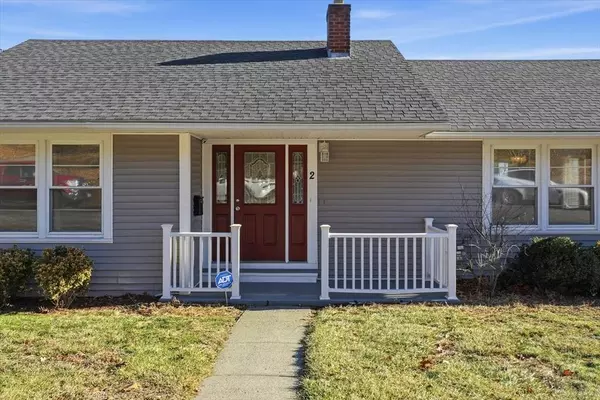 2 Oak Knoll Rd, Methuen, MA 01844