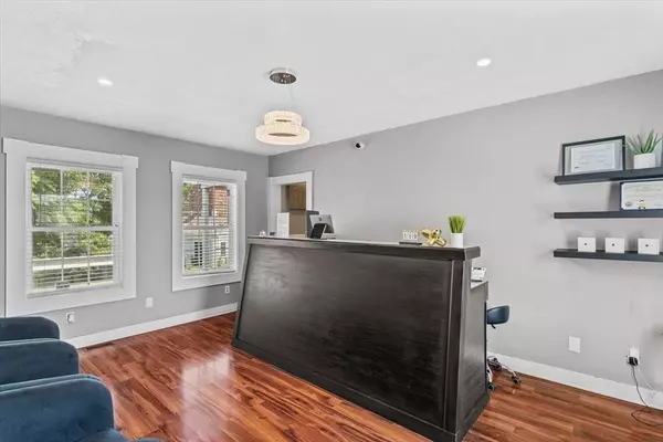 6 Broadway, Lawrence, MA 01840