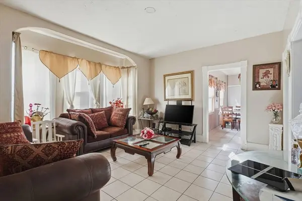 40 Fairmont St, Lawrence, MA 01841