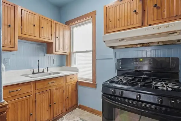 40 Fairmont St, Lawrence, MA 01841