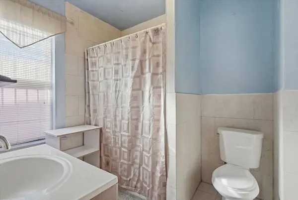 40 Fairmont St, Lawrence, MA 01841