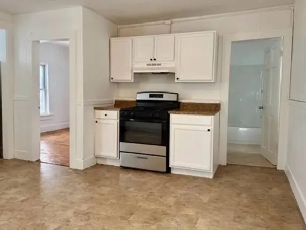 68 Smith, Lowell, MA 01851