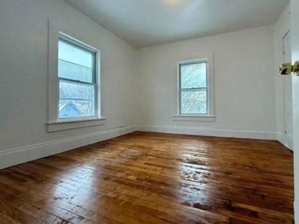 68 Smith, Lowell, MA 01851