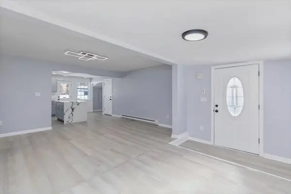 360 Marshall St, Tewksbury, MA 01876