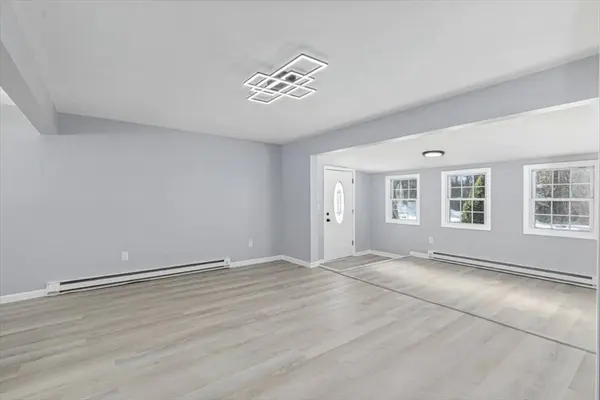 360 Marshall St, Tewksbury, MA 01876