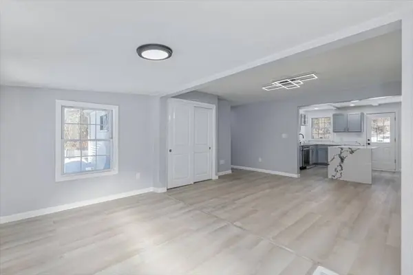 360 Marshall St, Tewksbury, MA 01876