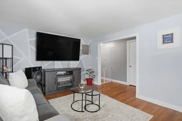 32 Josephine Ave, Methuen, MA 01844