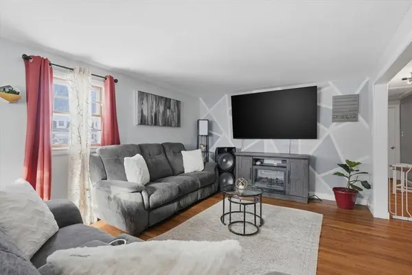 32 Josephine Ave, Methuen, MA 01844