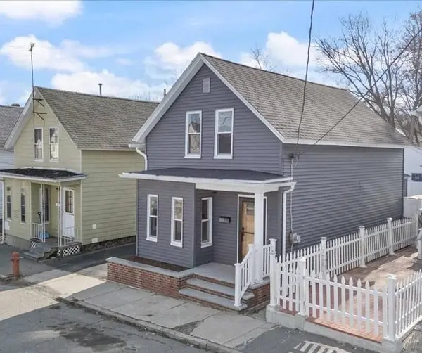 725 School St, Lowell, MA 01851