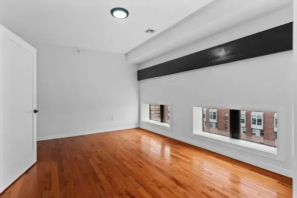 280 Essex Street #502, Lawrence, MA 01840