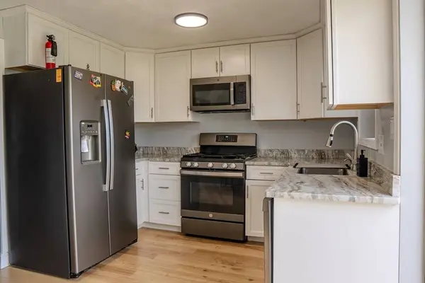 2 Sterling Ln #2, Haverhill, MA 01835