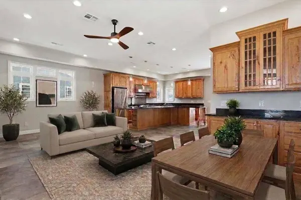 27 Bittersweet LN, Hampton, NH 03842