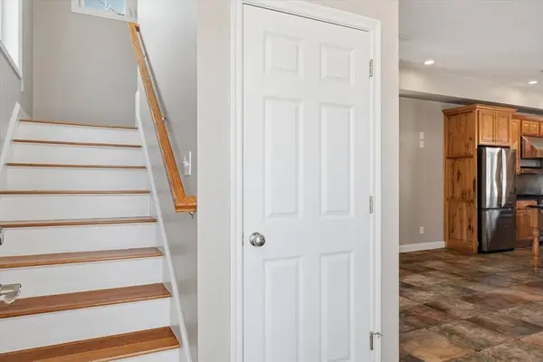 27 Bittersweet Ln, Hampton, NH 03842