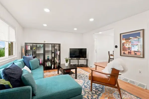 633 E Merrimack St #633, Lowell, MA 01852